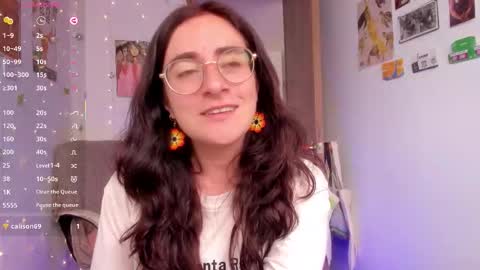 Giggles  online show from October 2025 03:36:01 PM