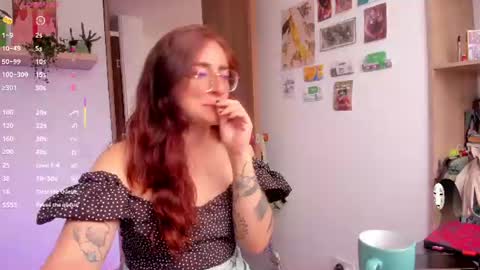 Snapshot of linda_giggle chatting on June 2026 01:47:01 PM Giggles online show from June 2026 01:47:01 PM