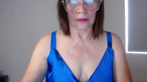Linda Hanna online show from November 2025 02:06:02 PM