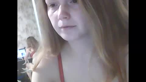 LindaAhSkys online show from October 2025 11:57:02 AM