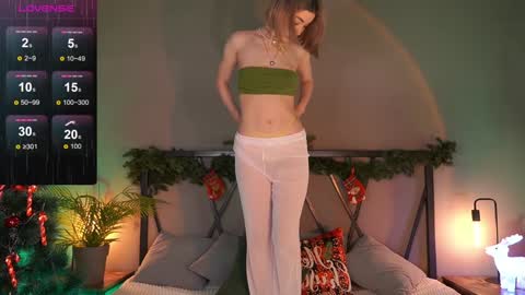 Snapshot of lindathacker chatting on December 2024 04:45:01 AM your Linda is back online show from December 2024 04:45:01 AM