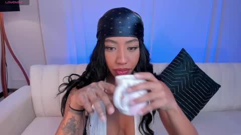 Snapshot of lindseycox chatting on February 2025 08:55:02 PM Lin online show from February 2025 08:55:02 PM