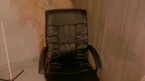 Lindsey Moss online show from March 2026 12:15:01 AM