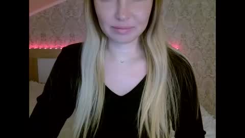 Snapshot of lindsisecret chatting on December 2024 04:08:02 PM Anna online show from December 2024 04:08:02 PM