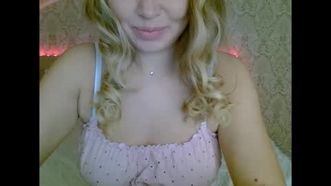 Snapshot of lindsisecret chatting on January 2025 10:00:01 AM Anna online show from January 2025 10:00:01 AM