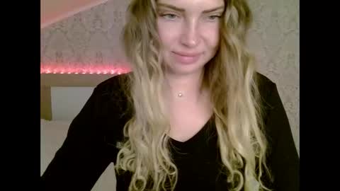 Snapshot of lindsisecret chatting on January 2025 03:55:01 PM Anna online show from January 2025 03:55:01 PM