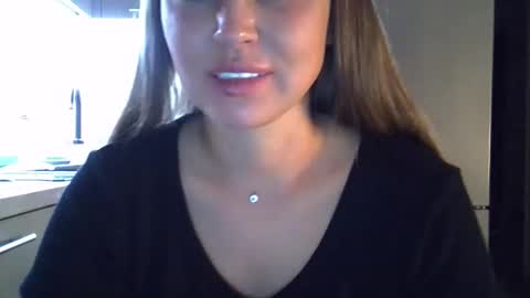 Snapshot of lindsisecret chatting on September 2025 10:09:02 PM Anna online show from September 2025 10:09:02 PM