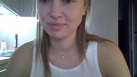 Snapshot of lindsisecret chatting on October 2025 08:01:01 AM Anna online show from October 2025 08:01:01 AM