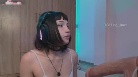 Snapshot of ling_meow chatting on May 2026 02:22:01 PM Ling online show from May 2026 02:22:01 PM