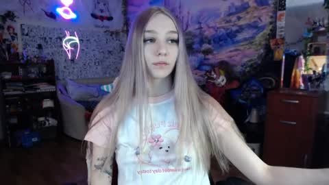 Snapshot of linlin_cuteeee chatting on December 2024 10:18:01 PM Lin online show from December 2024 10:18:01 PM