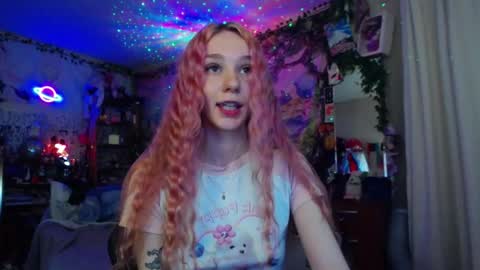 Snapshot of linlin_cuteeee chatting on December 2025 10:15:01 PM Lin online show from December 2025 10:15:01 PM