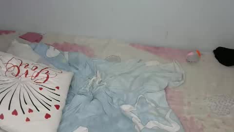 Linniecarol online show from November 2025 10:42:02 PM