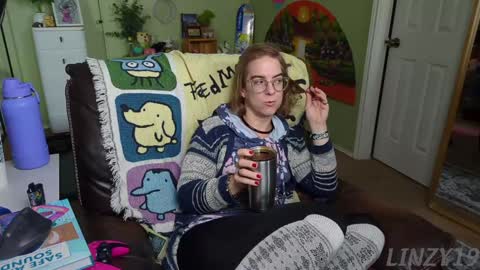 Linzy19 online show from February 2025 06:06:01 PM