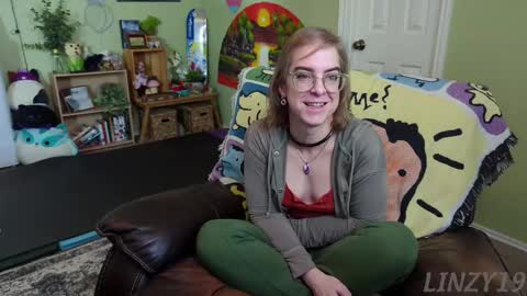 Linzy19 online show from February 2025 05:54:02 PM