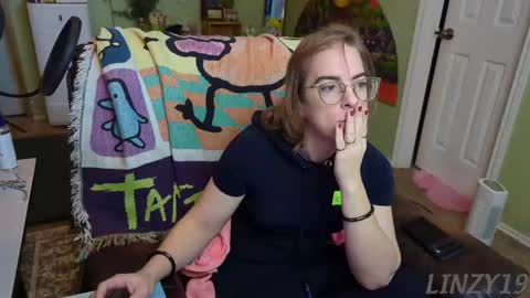 Linzy19 online show from February 2025 06:43:02 PM