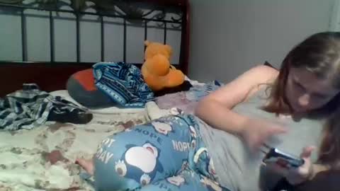 Snapshot of lion_and_bunny chatting on June 2026 12:33:02 AM Kinky-Redneck online show from June 2026 12:33:02 AM