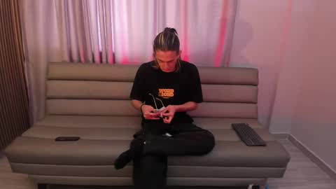 Snapshot of lior_evan chatting on November 2025 11:43:01 AM Lior evan online show from November 2025 11:43:01 AM