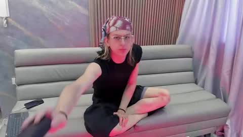 Snapshot of lior_evan chatting on November 2025 11:49:02 AM Lior evan online show from November 2025 11:49:02 AM
