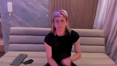 Snapshot of lior_evan chatting on November 2025 11:42:01 AM Lior evan online show from November 2025 11:42:01 AM