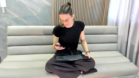 Snapshot of lior_evan chatting on November 2025 11:45:01 AM Lior evan online show from November 2025 11:45:01 AM