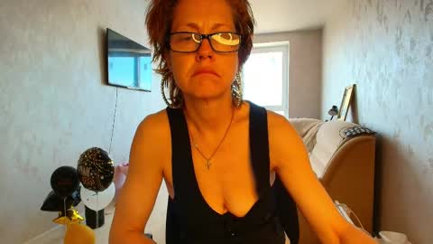 Snapshot of lioraweiss chatting on May 2026 06:52:02 AM Liora Weiss online show from May 2026 06:52:02 AM