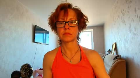 Snapshot of lioraweiss chatting on May 2026 10:21:01 AM Liora Weiss online show from May 2026 10:21:01 AM