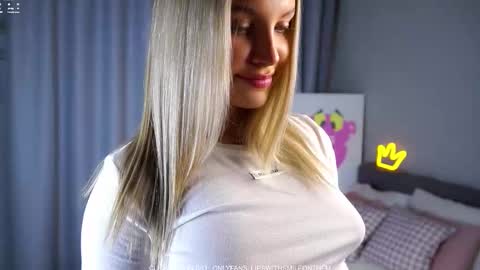 Amelia online show from October 2025 01:05:02 AM