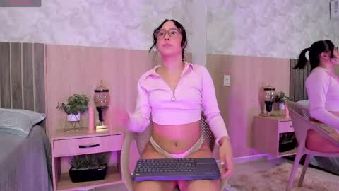 Snapshot of liriasweetie chatting on April 2026 11:23:02 AM liria online show from April 2026 11:23:02 AM