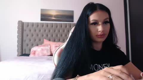 Lisa online show from November 2025 09:02:01 PM