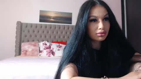 Lisa online show from April 2026 07:43:01 PM