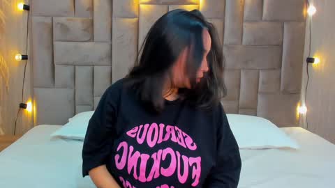 Lisa Baker online show from January 2025 02:57:01 AM