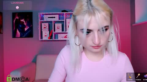 Lisa online show from November 2025 08:10:01 PM