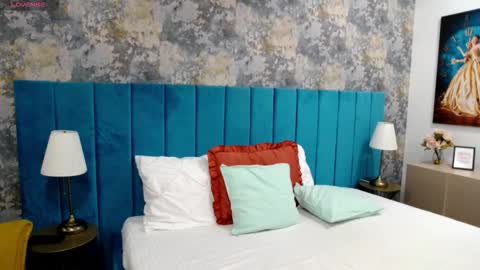 lisacroft online show from November 2025 09:09:01 AM