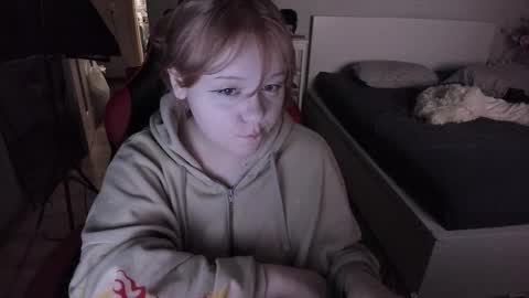 -Lisa- Help me to reach 100 thumbs up3 online show from February 2025 08:24:01 PM