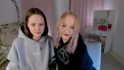 Snapshot of lisaluve chatting on April 2026 06:56:01 PM Lisa blonde Alisa brunette online show from April 2026 06:56:01 PM