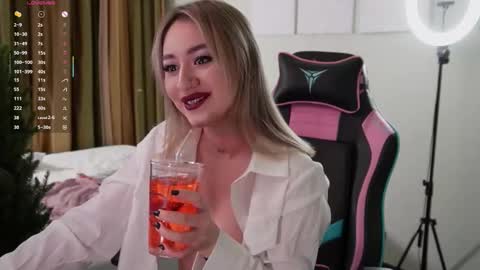 Snapshot of lisamayson chatting on December 2025 03:28:02 PM LISA online show from December 2025 03:28:02 PM