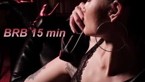 Lisa Moore online show from September 2025 04:56:01 AM