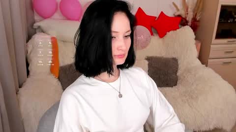 Snapshot of lisamooore chatting on April 2026 06:10:01 PM Lisa Moore online show from April 2026 06:10:01 PM