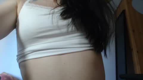 Snapshot of lisaskybaby chatting on August 2026 05:43:01 AM Lisaskybaby online show from August 2026 05:43:01 AM