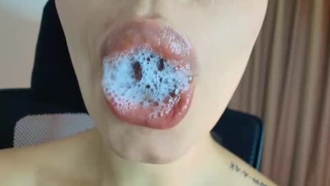 Lisbet online show from March 2026 11:01:01 PM