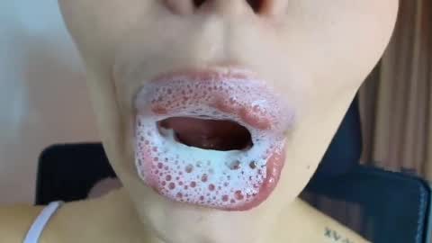 Lisbet online show from April 2026 09:59:02 PM