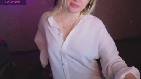 Snapshot of lisenok26 chatting on May 2026 12:43:01 PM Anna online show from May 2026 12:43:01 PM