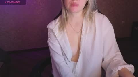 Snapshot of lisenok26 chatting on May 2026 02:07:01 AM Anna online show from May 2026 02:07:01 AM