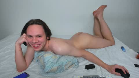 Snapshot of lissa_alfie chatting on December 2024 08:15:01 PM Alfie online show from December 2024 08:15:01 PM