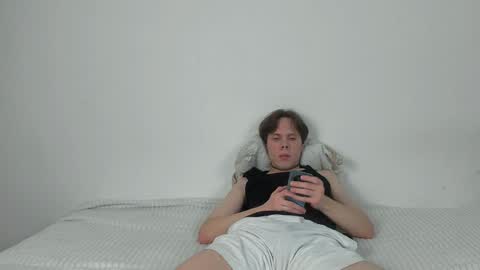 Snapshot of lissa_alfie chatting on January 2025 04:20:01 PM Alfie online show from January 2025 04:20:01 PM