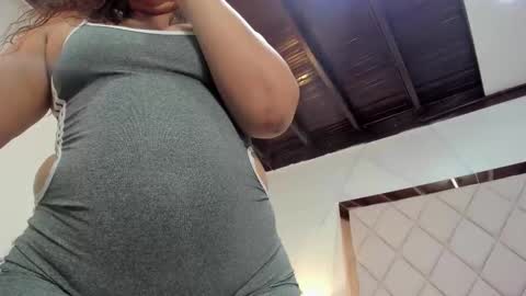 lissaharris online show from November 2025 04:10:02 PM