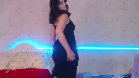 Snapshot of lissalucy chatting on June 2026 07:25:01 AM Alice Dont forget to thumbs up its very important online show from June 2026 07:25:01 AM