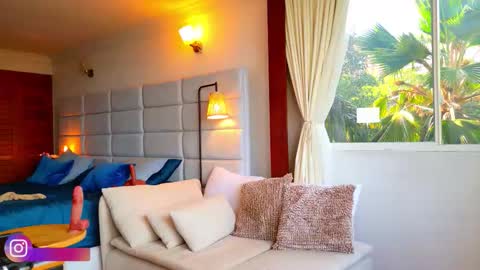 Lisseth Long  online show from November 2025 09:04:02 PM