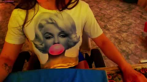 Liss online show from November 2025 04:27:01 PM