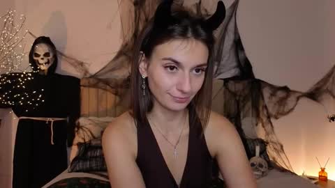 lit1le_mia online show from October 2025 09:53:02 PM